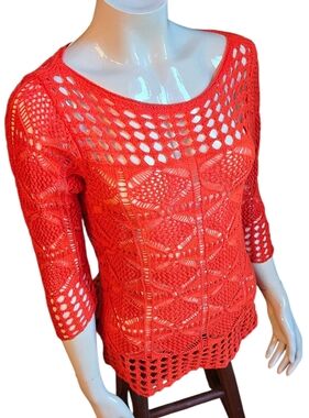 Size Small 100% Cotton Net Sweater.